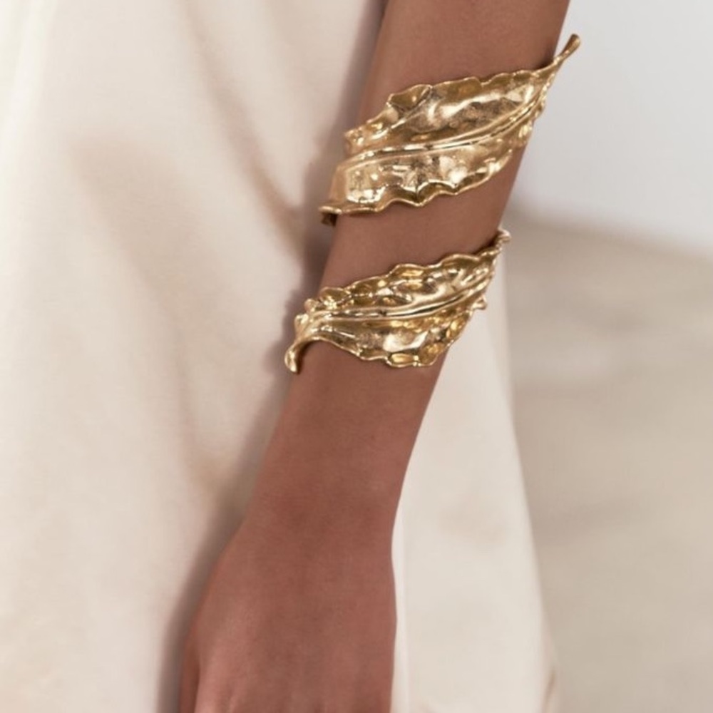 Zara Textured Leaf Metal Arm Cuff in Gold Tone